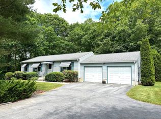14 Heather Glen Ln, Groton, CT 06355