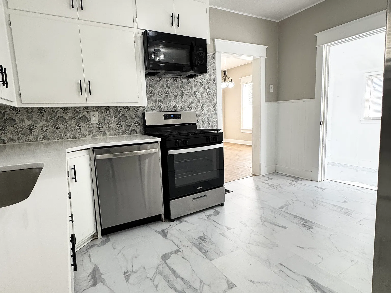 3 bed, 1500 sqft, $2,200 — Photo 3