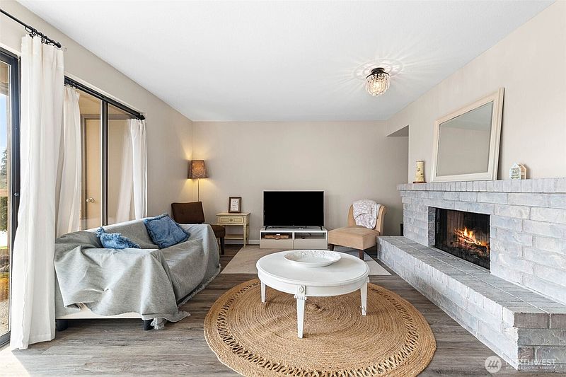 4th image of 1002 S 312th Street #114