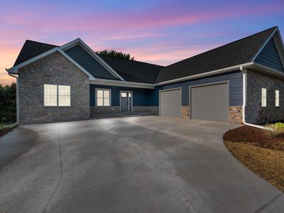 1447 Red Oak DRIVE, Hartford, WI, 53027