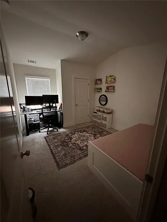 3 bed, 2.5 bath, 1818 sqft, $2,150 — Photo 4