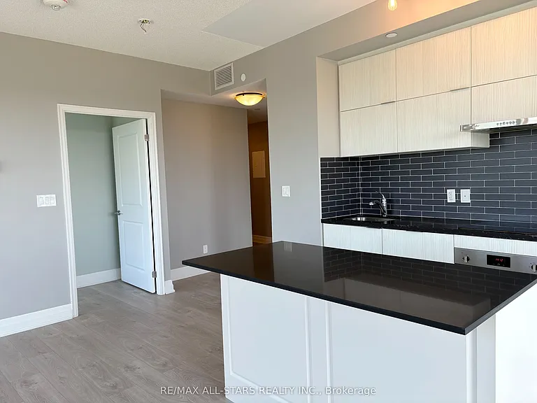 10 Rouge Valley Dr W #622 — Photo 3
