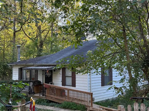 8715 Susan Ln, Dittmer, MO 63023