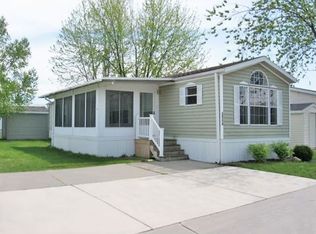 38176 Canari Ct, Clinton Township, MI