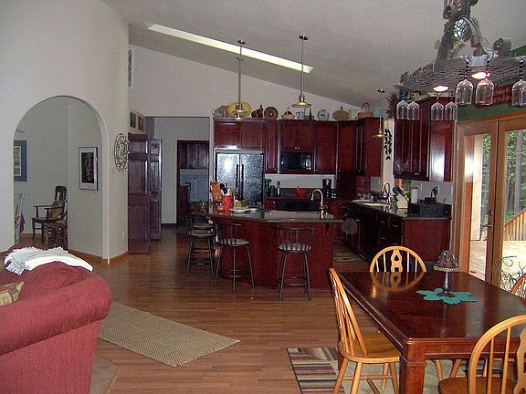 Dining Rm. & Gourmet Kitchen