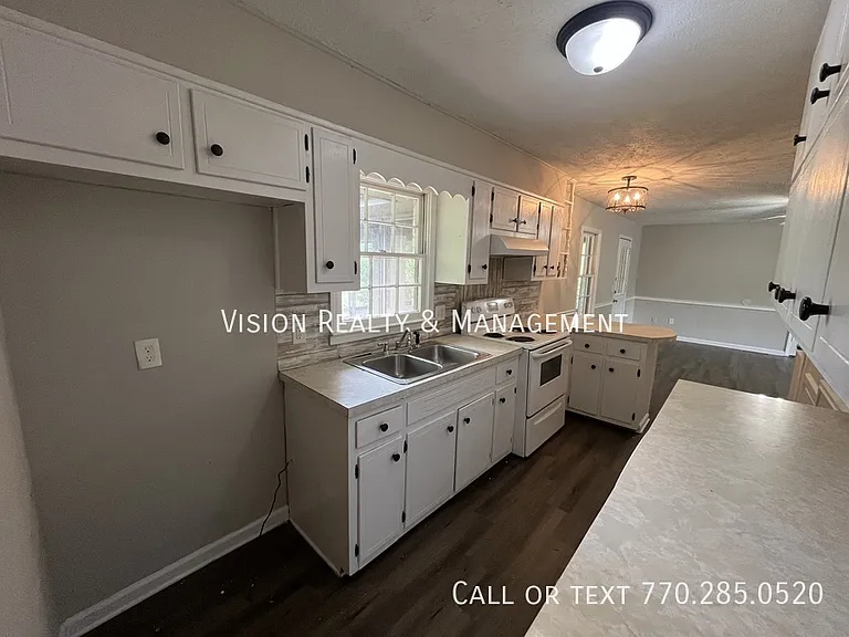 153 Carroll Cir — Photo 15
