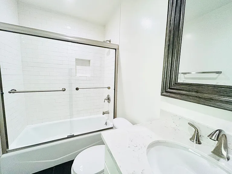 2504 Pacific Ave — Photo 10