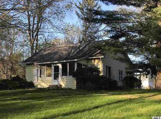 1407 Gilletts Lake Rd, Jackson, MI 49201