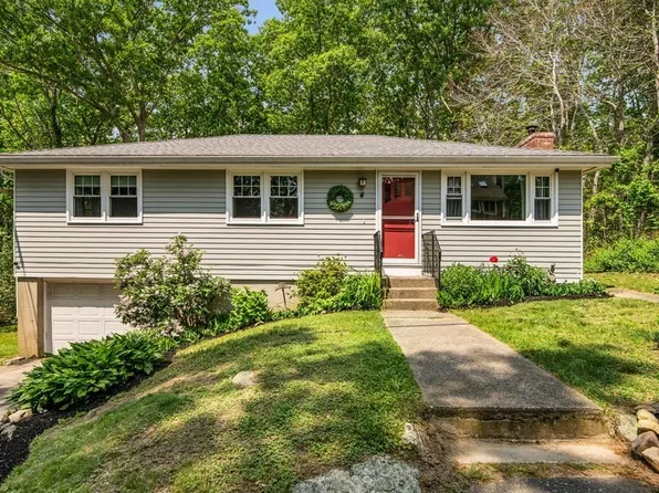 4 Newton Rd, Gloucester, MA 01930