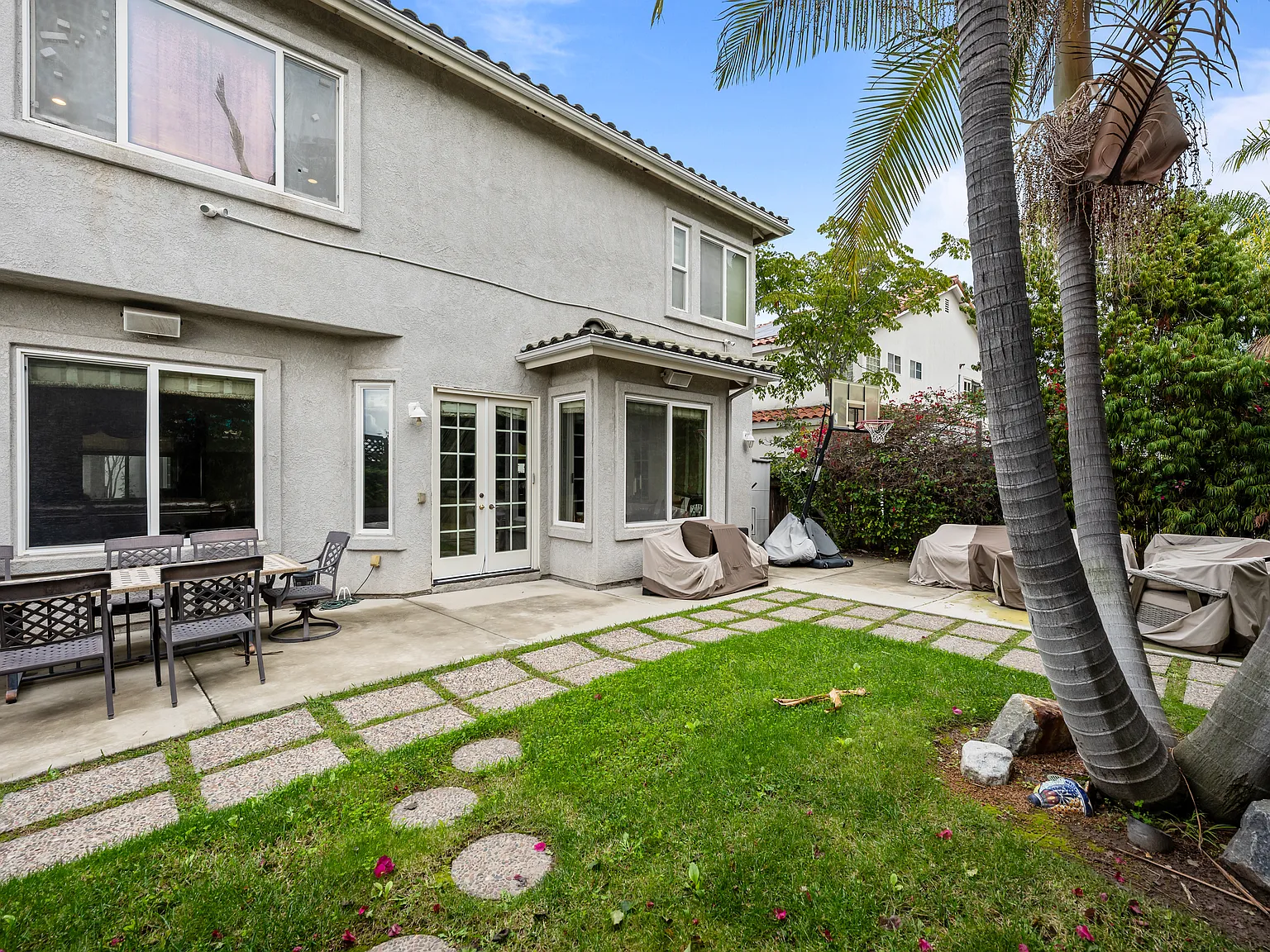 6 bed, 3800 sqft, $10,800 — Photo 3