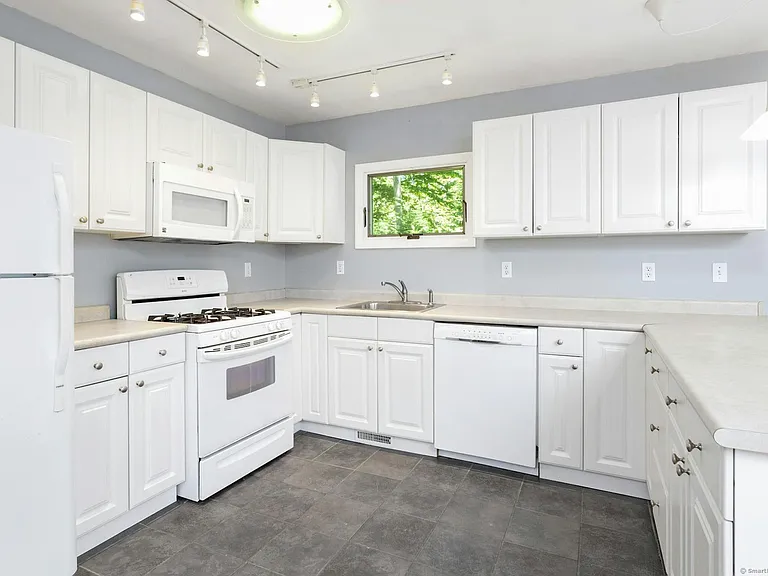 5 Wakerobin Rd — Photo 10