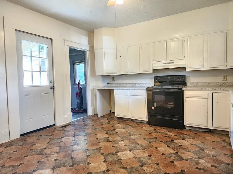 43 Decrow Ave — Photo 4