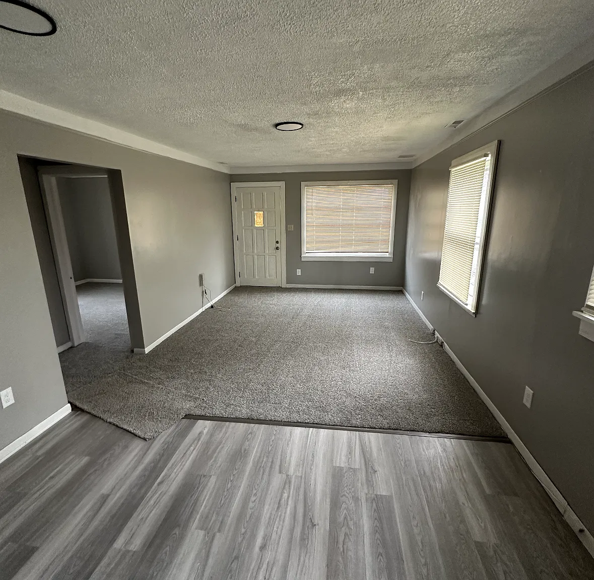 2 bed, 696 sqft, $1,200 — Photo 2