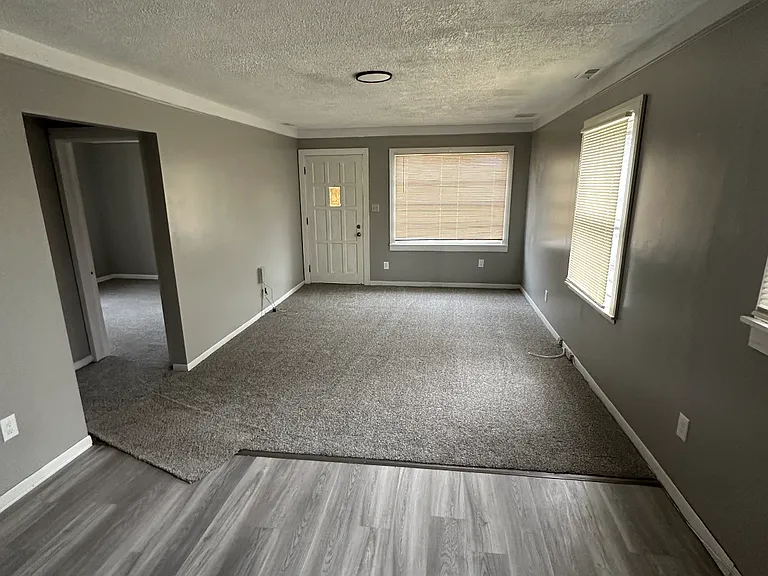 20761 Atlantic Ave — Photo 2
