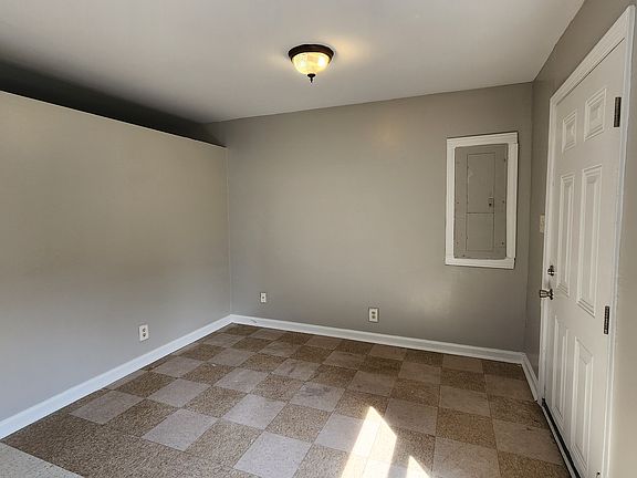 5th image of 1920 Leland St #A