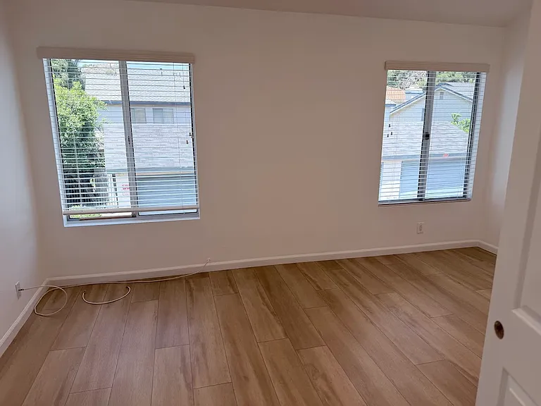 9250 Sunland Blvd #12 — Photo 19