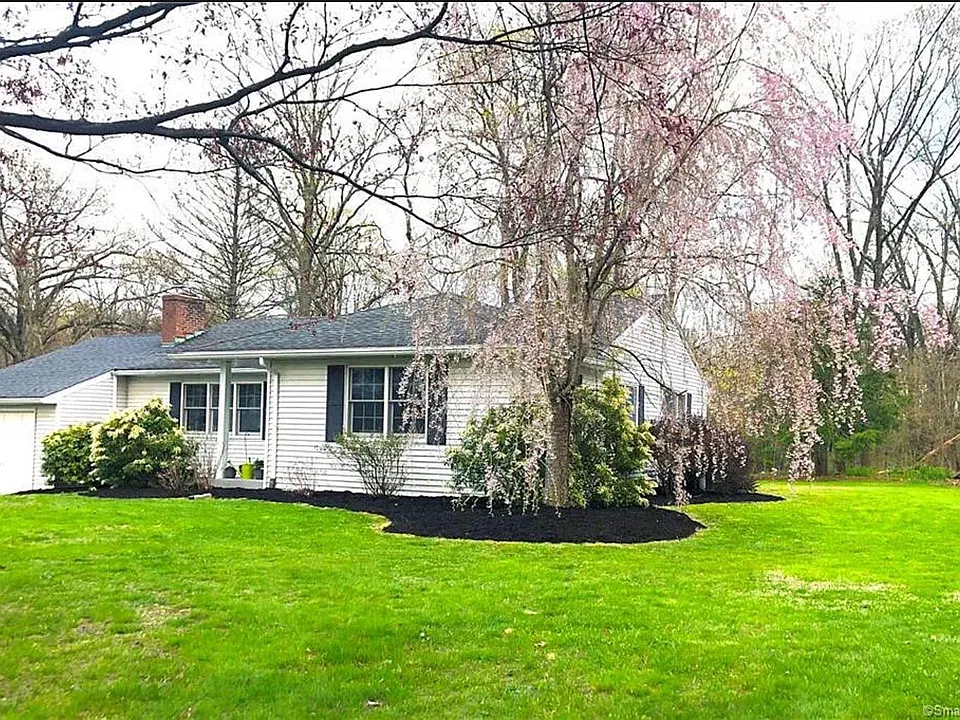 3 Barn Hill Rd