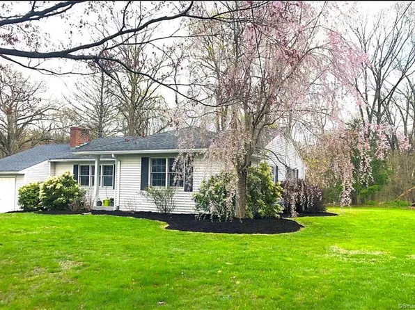 3 Barn Hill Rd, Bloomfield, CT 06002