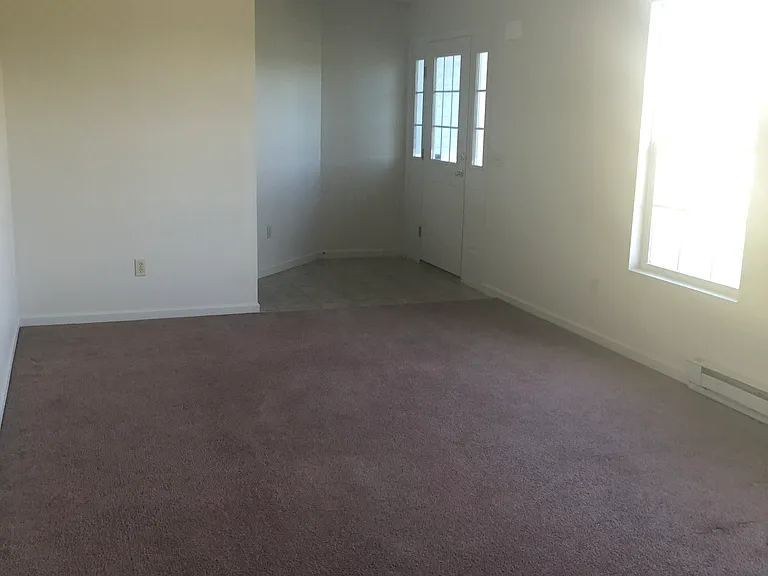 9375 Winding Creek Dr — Photo 6
