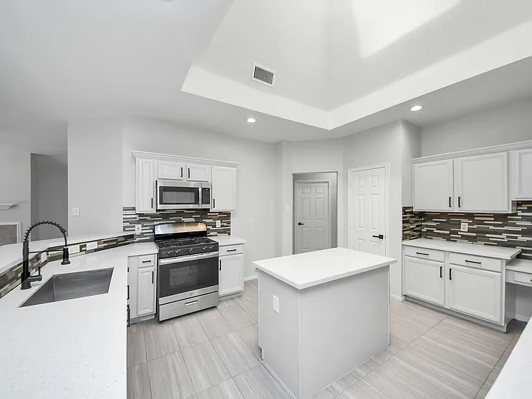 8322 Adler Lake Dr — Photo 17