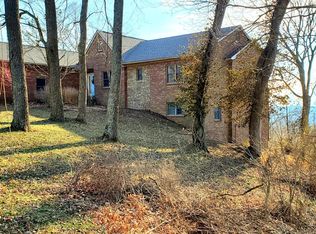 2265 S Logans Point Dr, Hanover, IN 47243