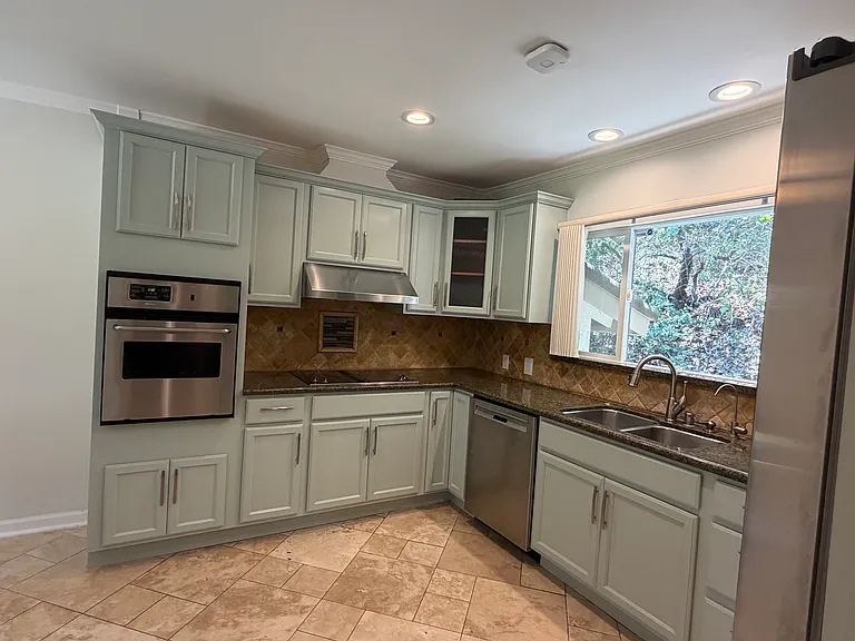 1385 Greenmont Dr — Photo 19