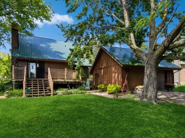 1217 Michelle Ct, Iowa City, IA 52240