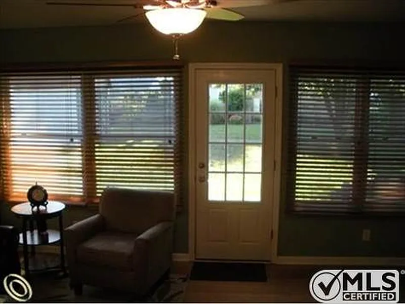 Thumbnail 11