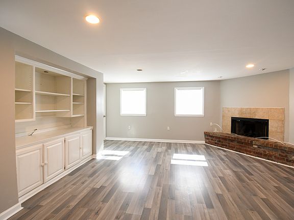 2nd image of 5011 Macarthur Blvd