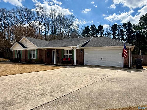 2nd image of 49 Bradford Cir