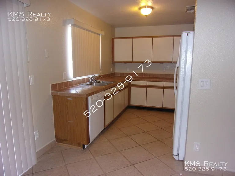 1900 W Nava Dr — Photo 9