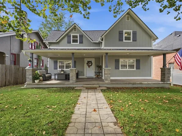 107 E Wea St, Paola, KS 66071