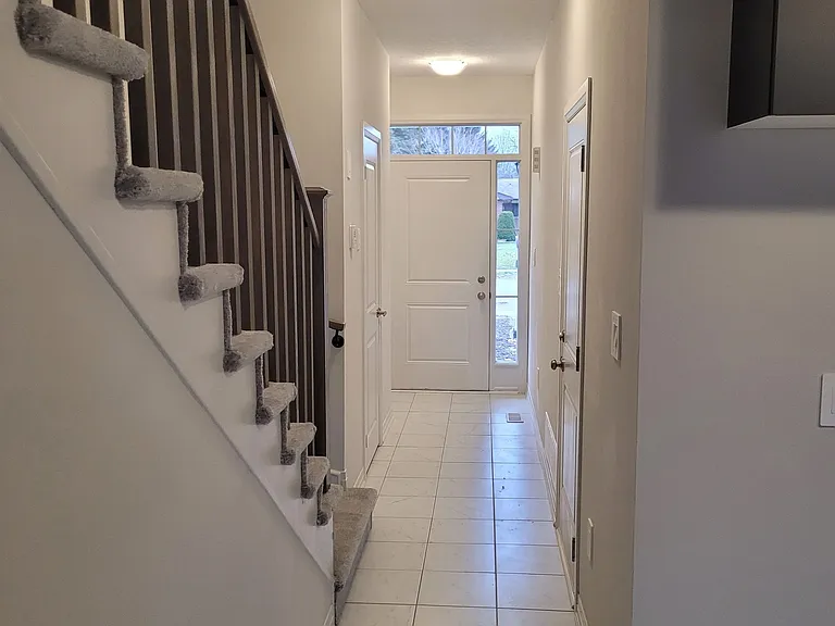 178 Middleton St — Photo 2