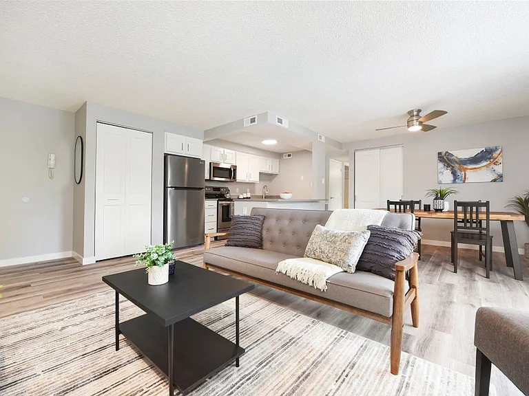 OakWood Park -- No up-front security deposit required! — Photo 29
