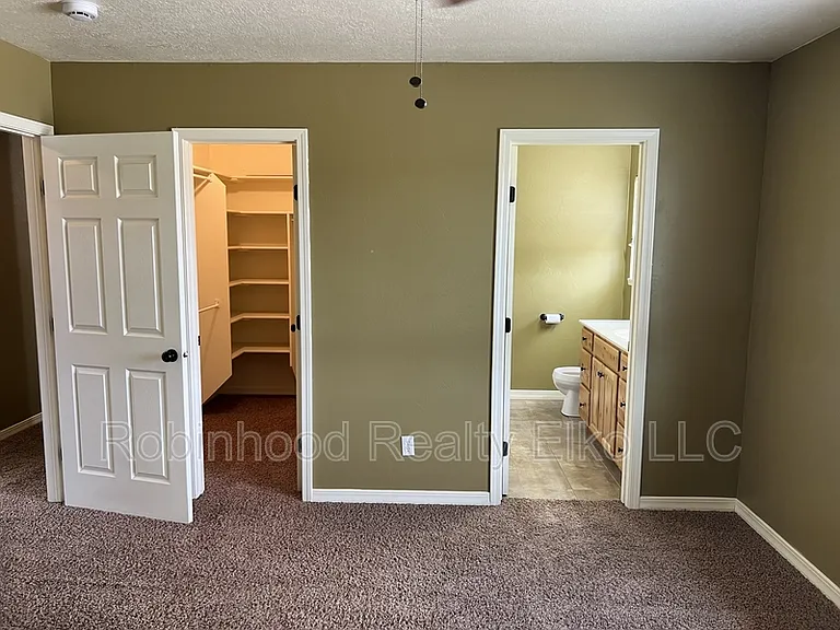 214 Brookwood Dr — Photo 22