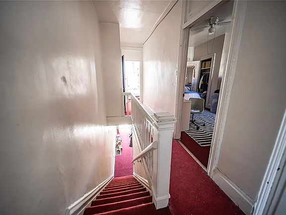 4th image of 345 1/2 McKee Pl #345-1/2