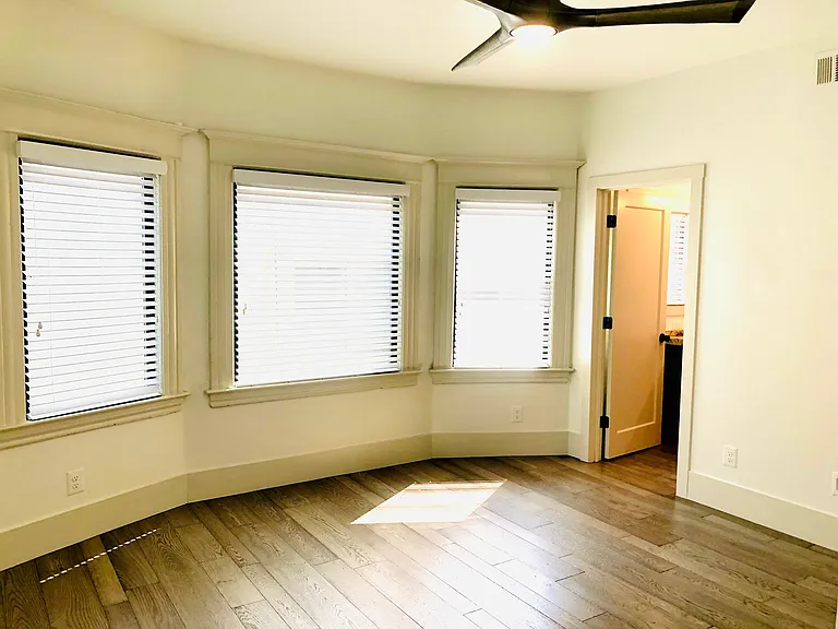 2109 J St #201 — Photo 17