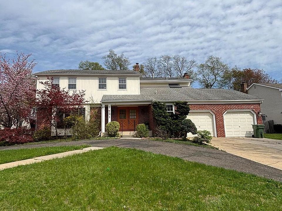 1st image of 1421 Autumn Ln