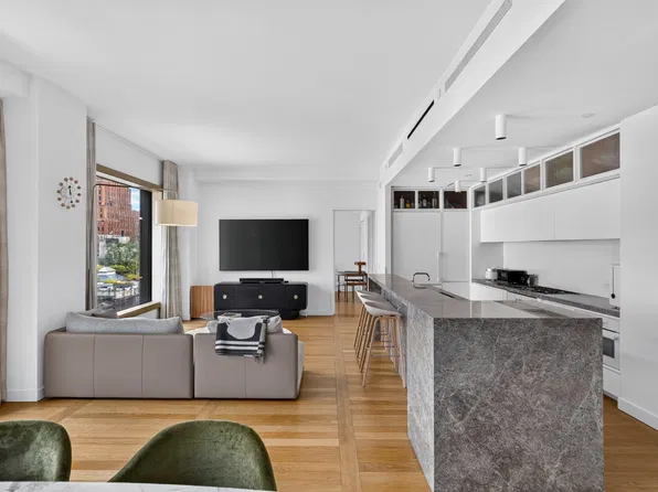 30 Warren Street image 1 of 19