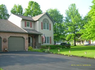400 Grandview Dr, Fleetwood, PA 19522