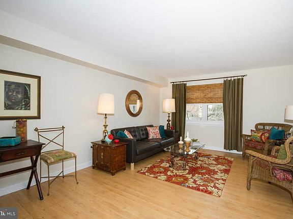 3rd image of 13 Harmony Mill Ct