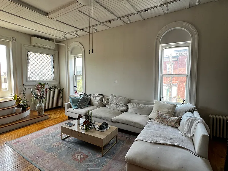 1938 W Girard Ave #3 — Photo 1