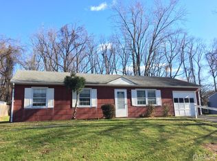 5 Brook Hollow Rd, Piscataway, NJ 08854