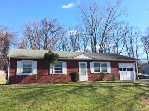 5 Brook Hollow Rd, Piscataway, NJ 08854