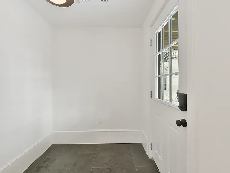 Mudroom (back private entrance)