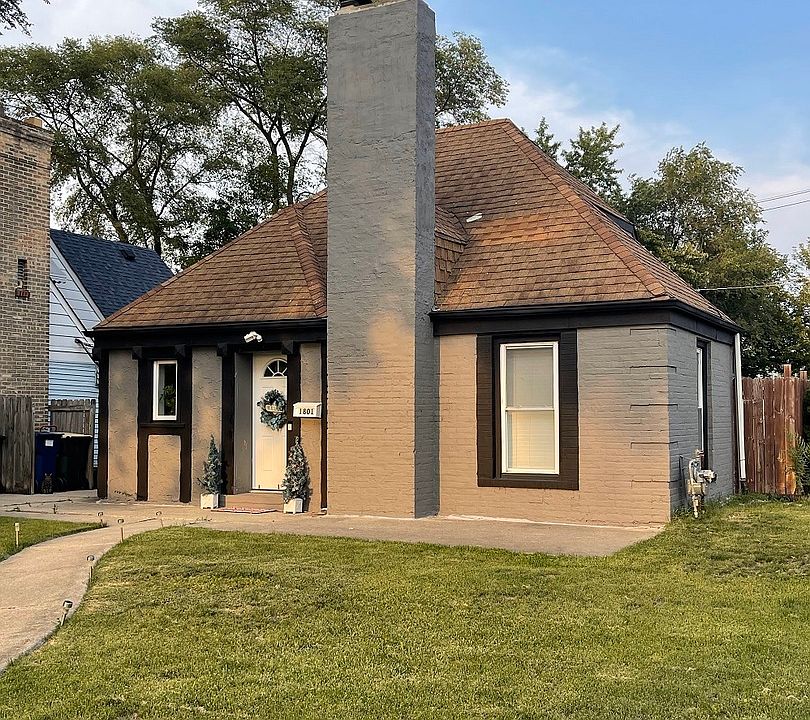 1st image of 1801 N 72nd Ct