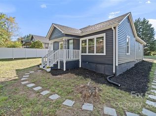 1241 12th St NE, Hickory, NC 28601