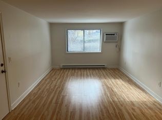 19 Maple St APT 2, Amesbury, MA 01913