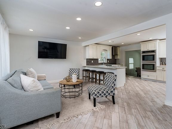 3rd image of 75 Longport Rd