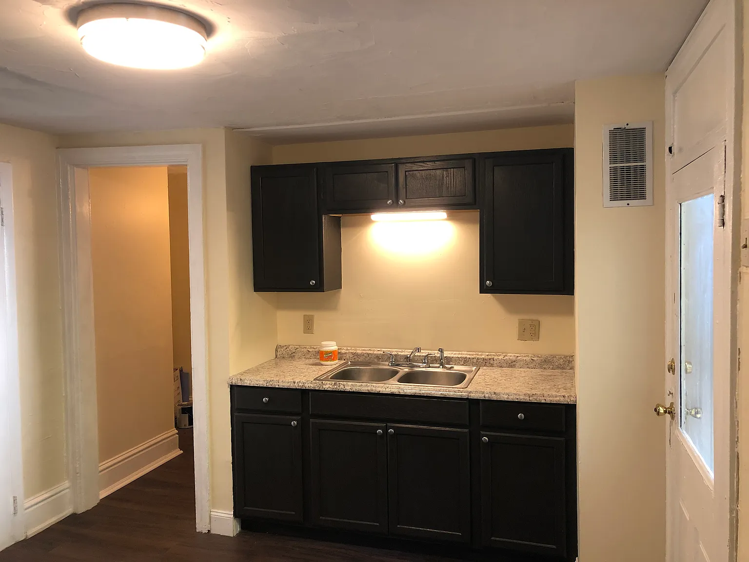 3 bed, 1250 sqft, $1,250 — Photo 3